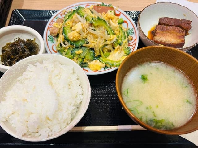 沖縄料理 なんくるないさーと芝浦すしわさび出張所 - サブ画像1