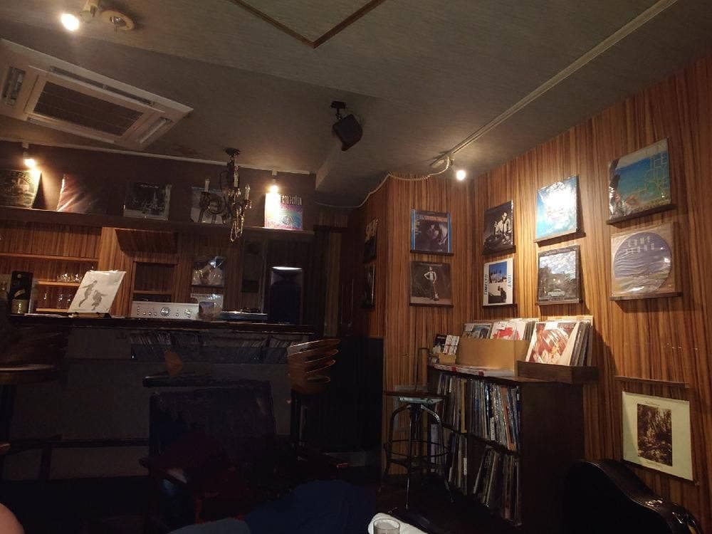 Record Bar MOON SHINE