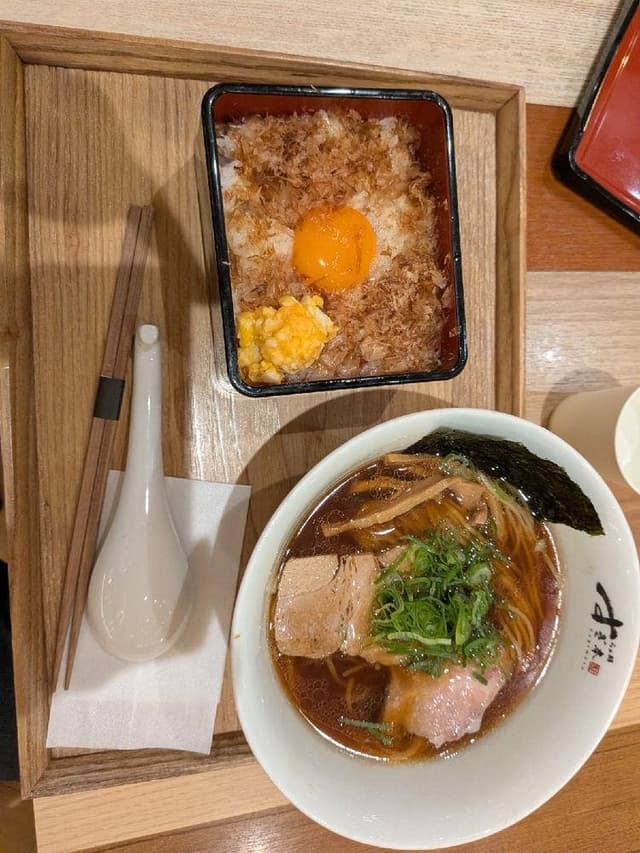 らぁ麺すぎ本 阪急西宮ガーデンズ店 - サブ画像1