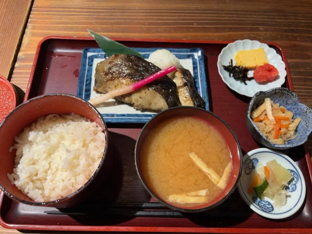 炭火焼専門食処 白銀屋 本店