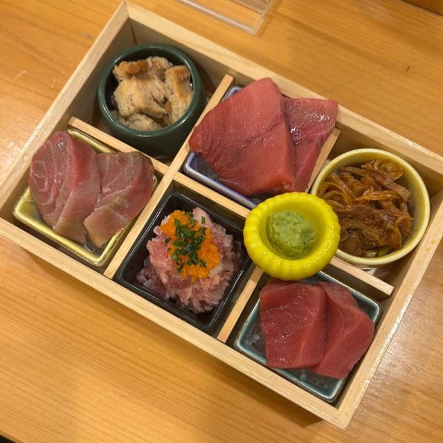 牛タンとマグロとクリスピー餃子 ひまわり［海］ 築地店 - サブ画像1