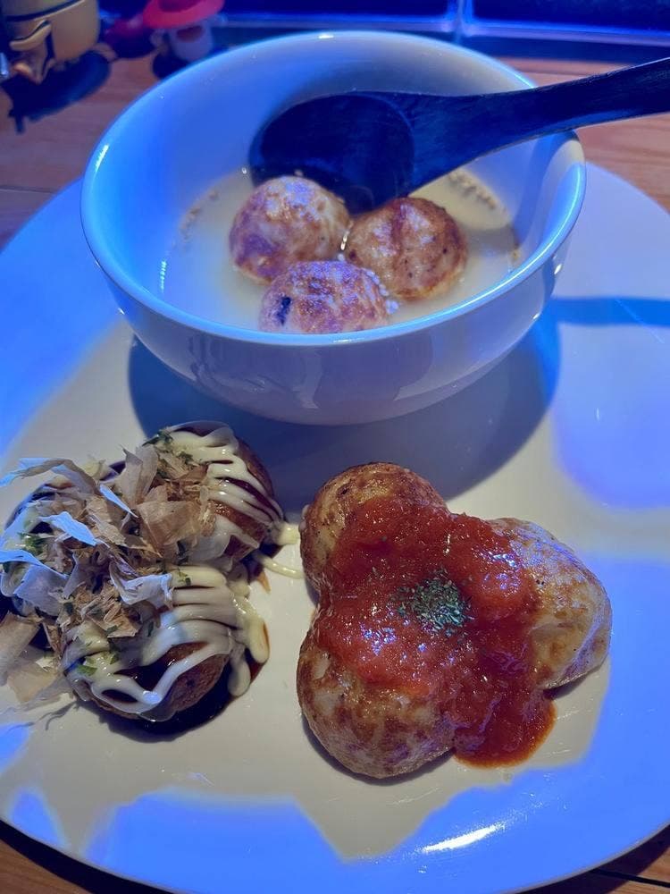 シャンパンとたこ焼き 月と蛸