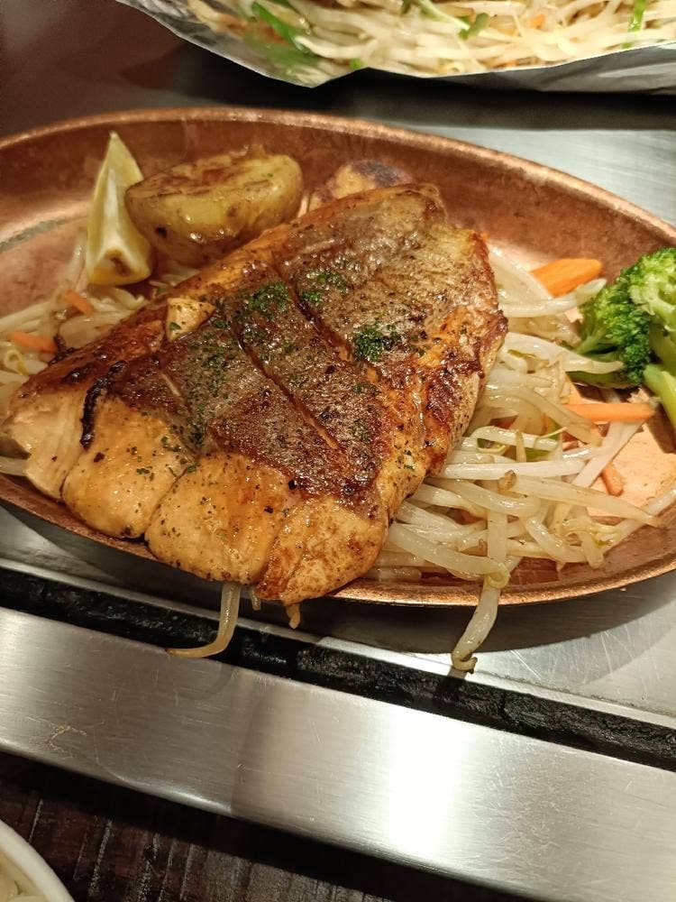 鉄板二百℃ 五反田店