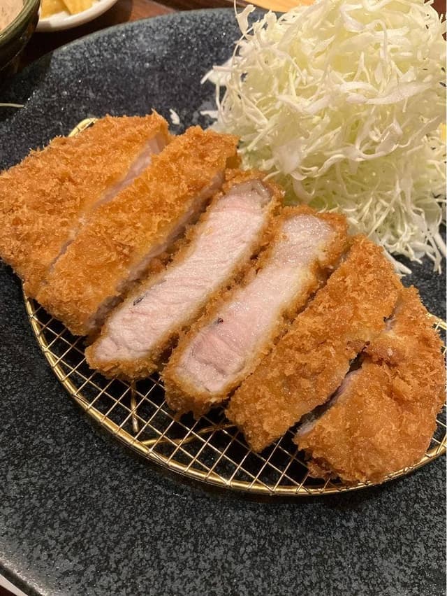 黄金色の豚 福岡空港店 - サブ画像1