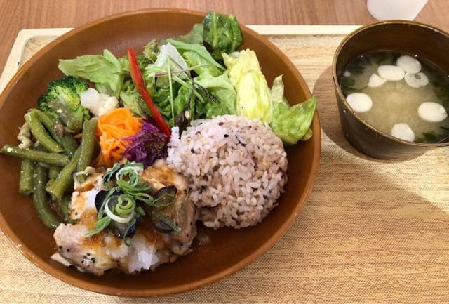 鳥〇食堂 × タニタカフェ イオンレイクタウンmori店 - サブ画像3