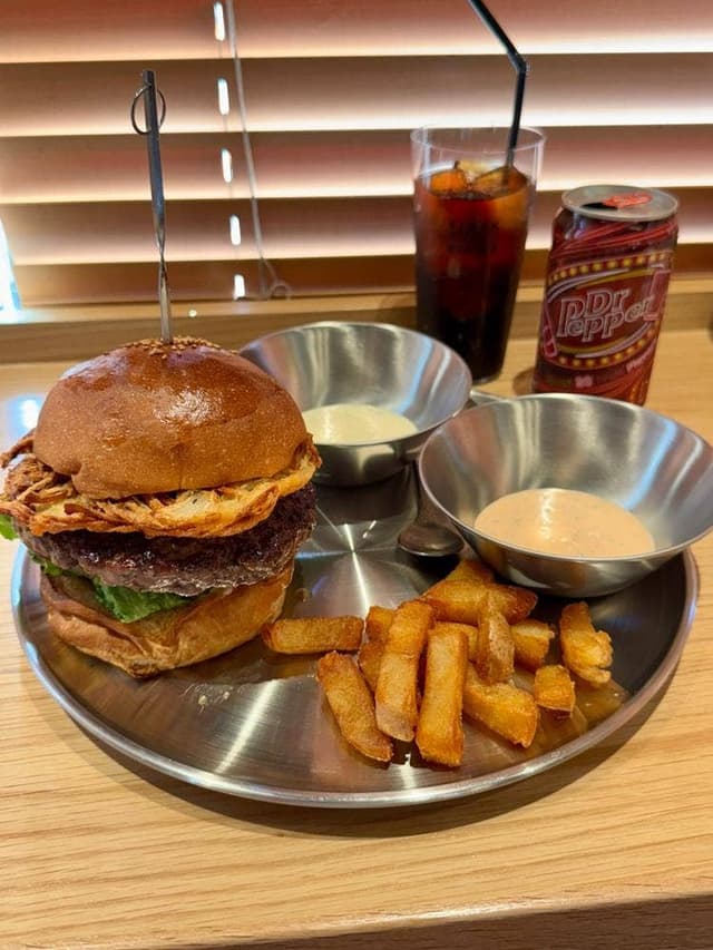 BLACK ROCKS BURGER SHIBUYA - サブ画像2