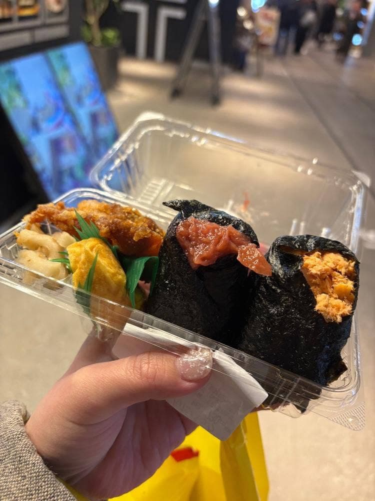 金のおにぎりと天白のかつお出汁 かつおとぼんた 渋谷ストリーム店