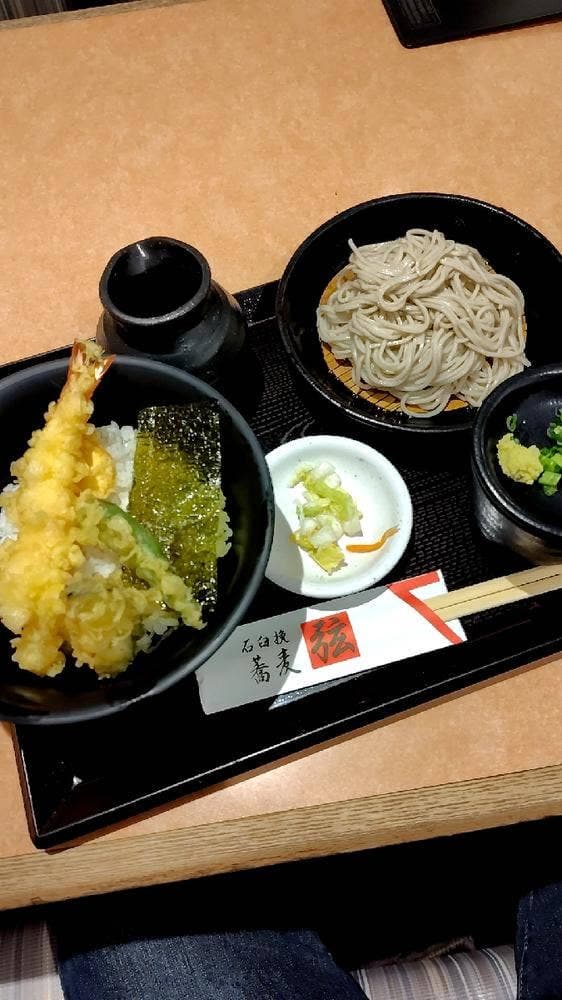 蕎麦と地鶏串焼 弦 さんちか店