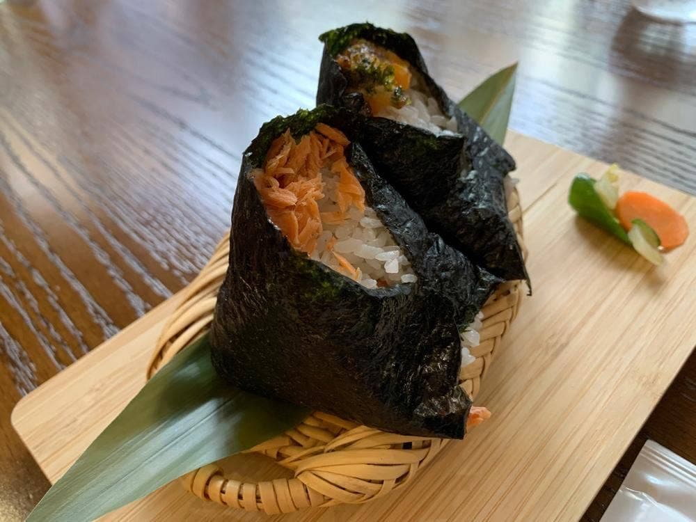 街角のおにぎり屋 織はや