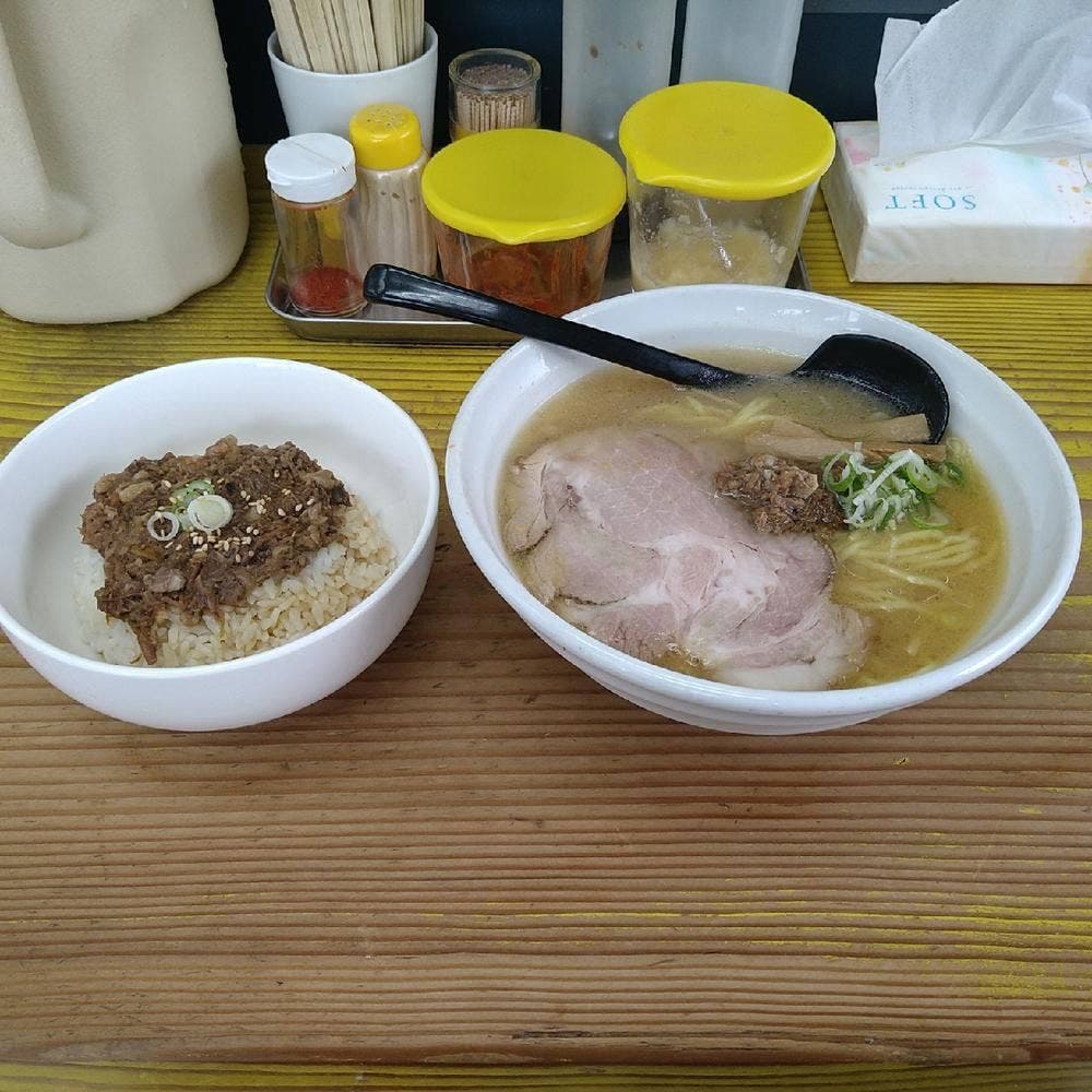 牛骨らーめん ほうき屋