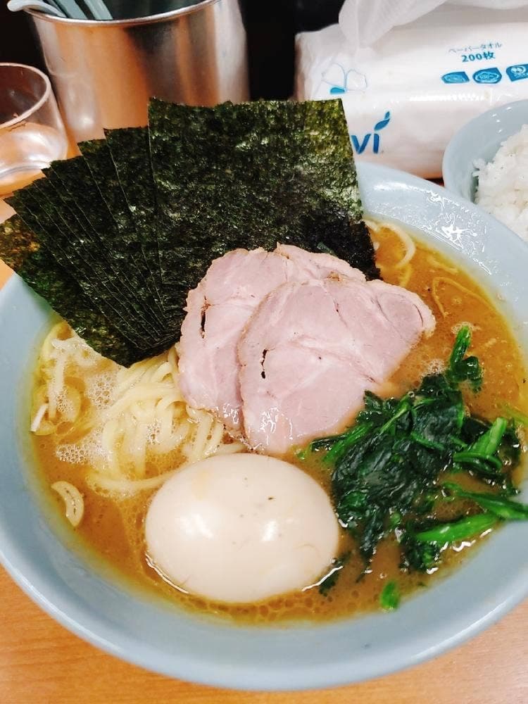 横浜ラーメン 武蔵家 綾瀬店