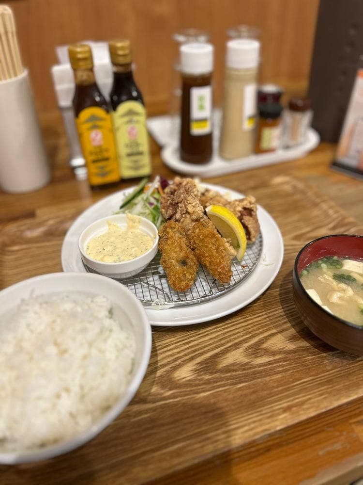 ボンバーキッチン 薬院本店