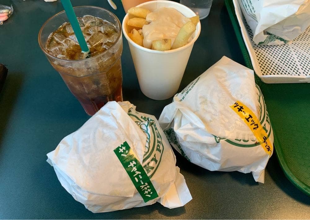 ラッキーピエロ 戸倉店