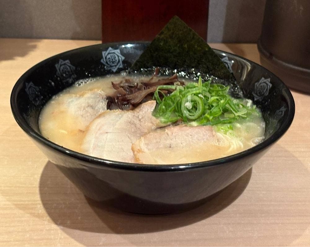 とんこつらーめん俺式 純 東京駅店