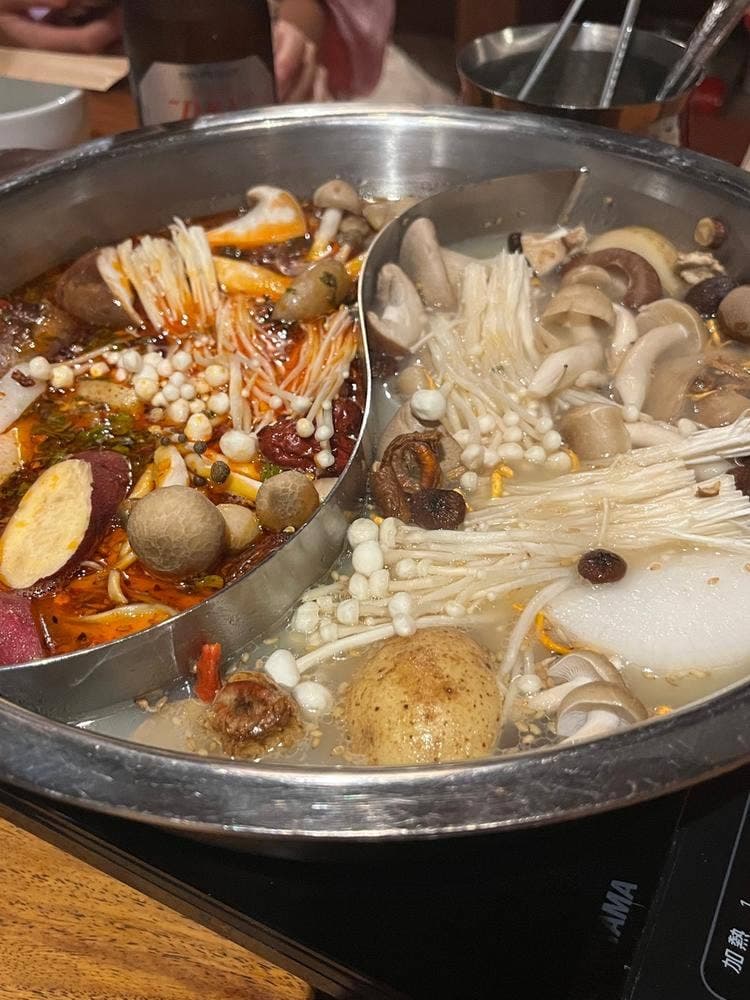 古民家火鍋 ひなべねこ