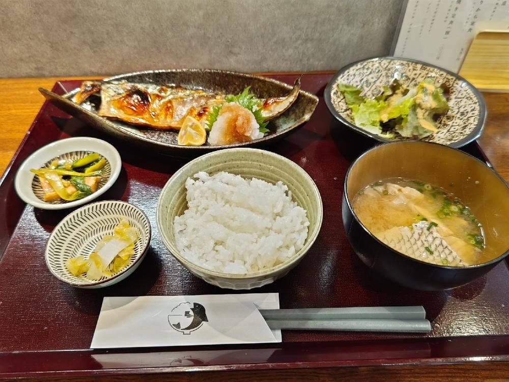 めし処 たつのや