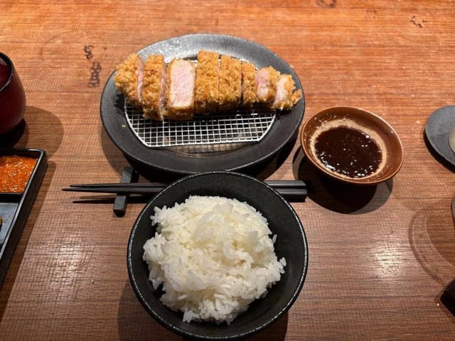 とんかつ ここまでやるか。 - サブ画像1