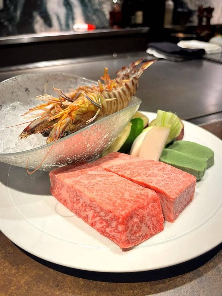 大阪鉄板焼き 神戸牛 TATARA