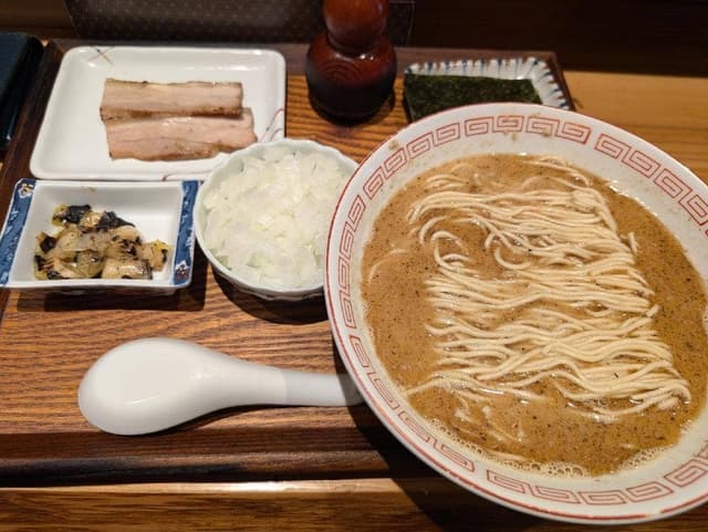 炭火焼濃厚中華そば 海富道 - サブ画像2