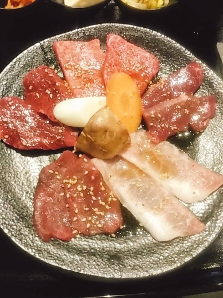 炭火焼肉 牛ライフ