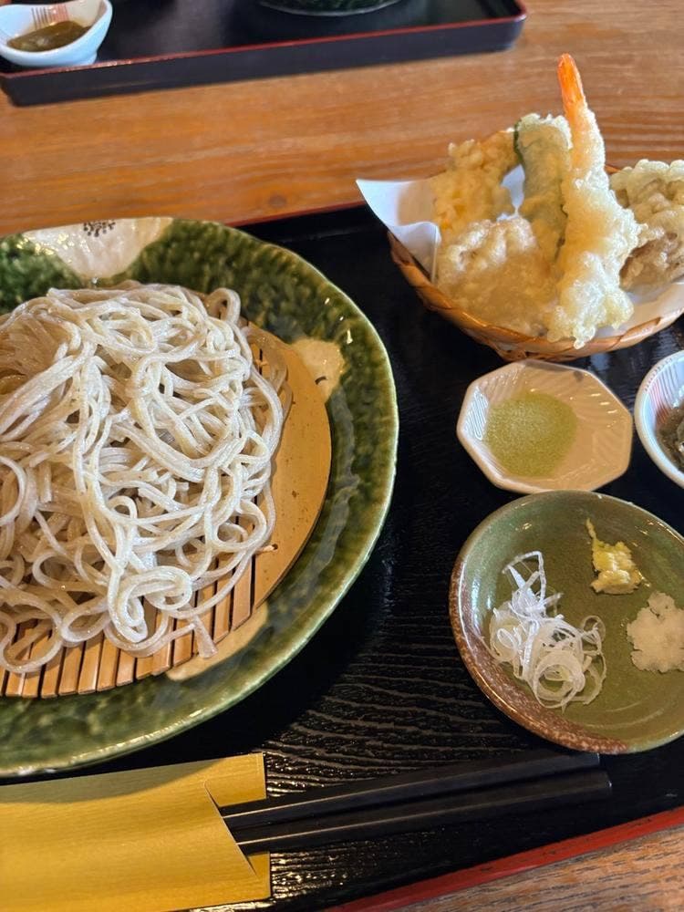 麦とろと手打そばの店 つれづれ