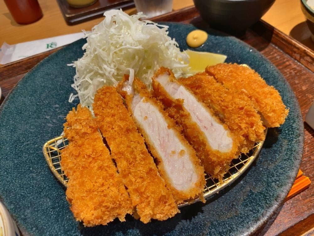 黄金色の豚 福岡空港店