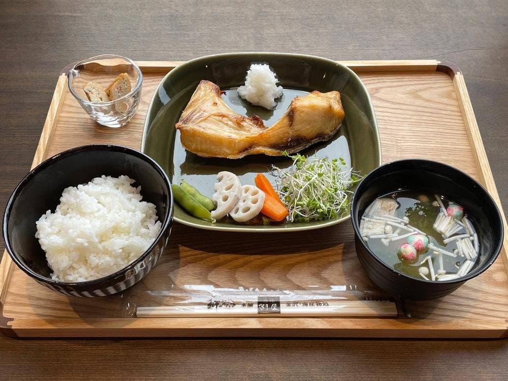 ごはんと魚 うしおや