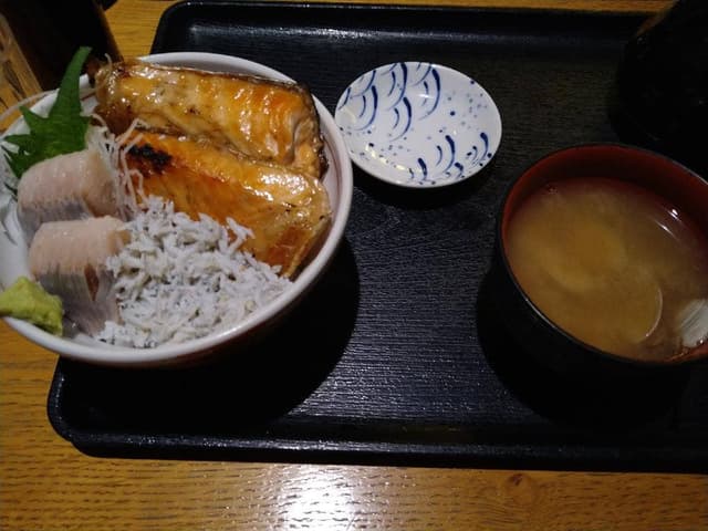 一夜干しと海鮮丼 できたて屋 ステラプレイス店 - サブ画像3