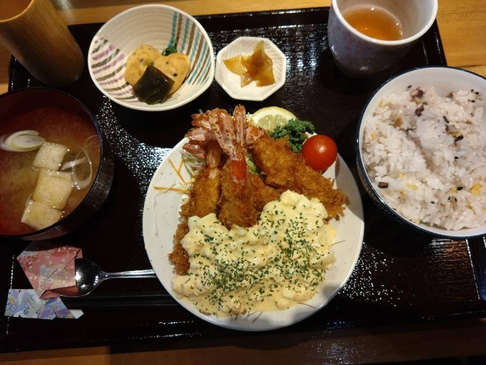 串揚げと小料理の店おとん