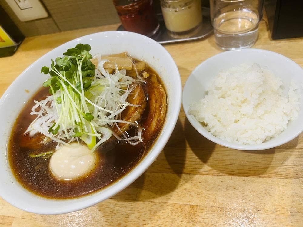 厳選煮干しらーめん 初代 にぼ助