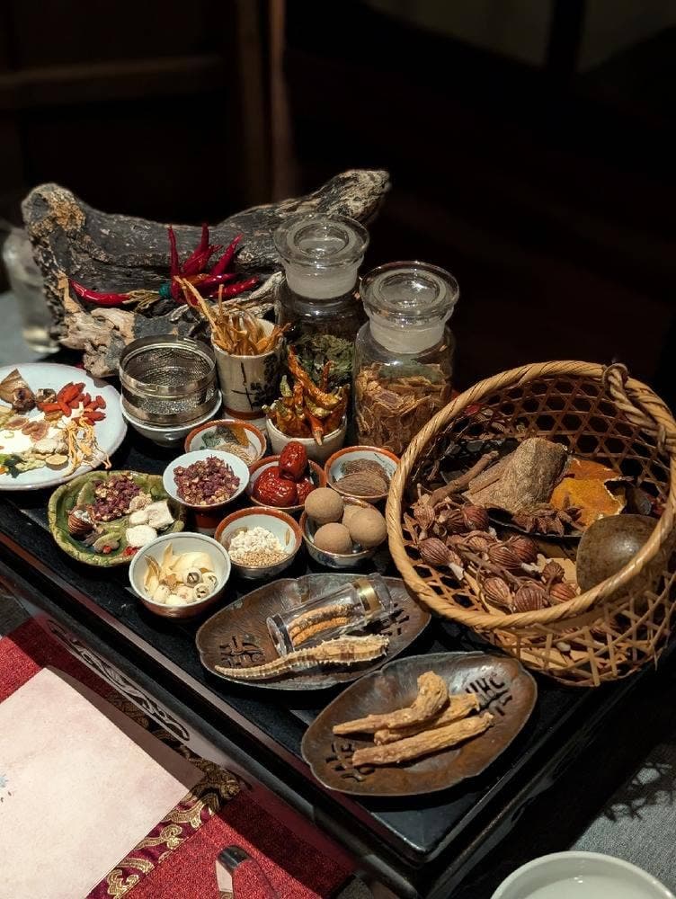 ひなべねこ 三田店