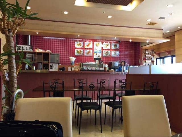 コウベ ロマンスカフェ 三田駅前店 - サブ画像3