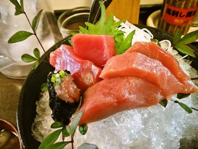 馬刺しと地鶏とマグロ 梅屋 - サブ画像1