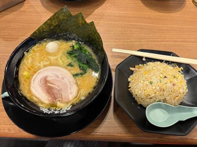 横浜家系ラーメン 町田商店 五反田店 - サブ画像1