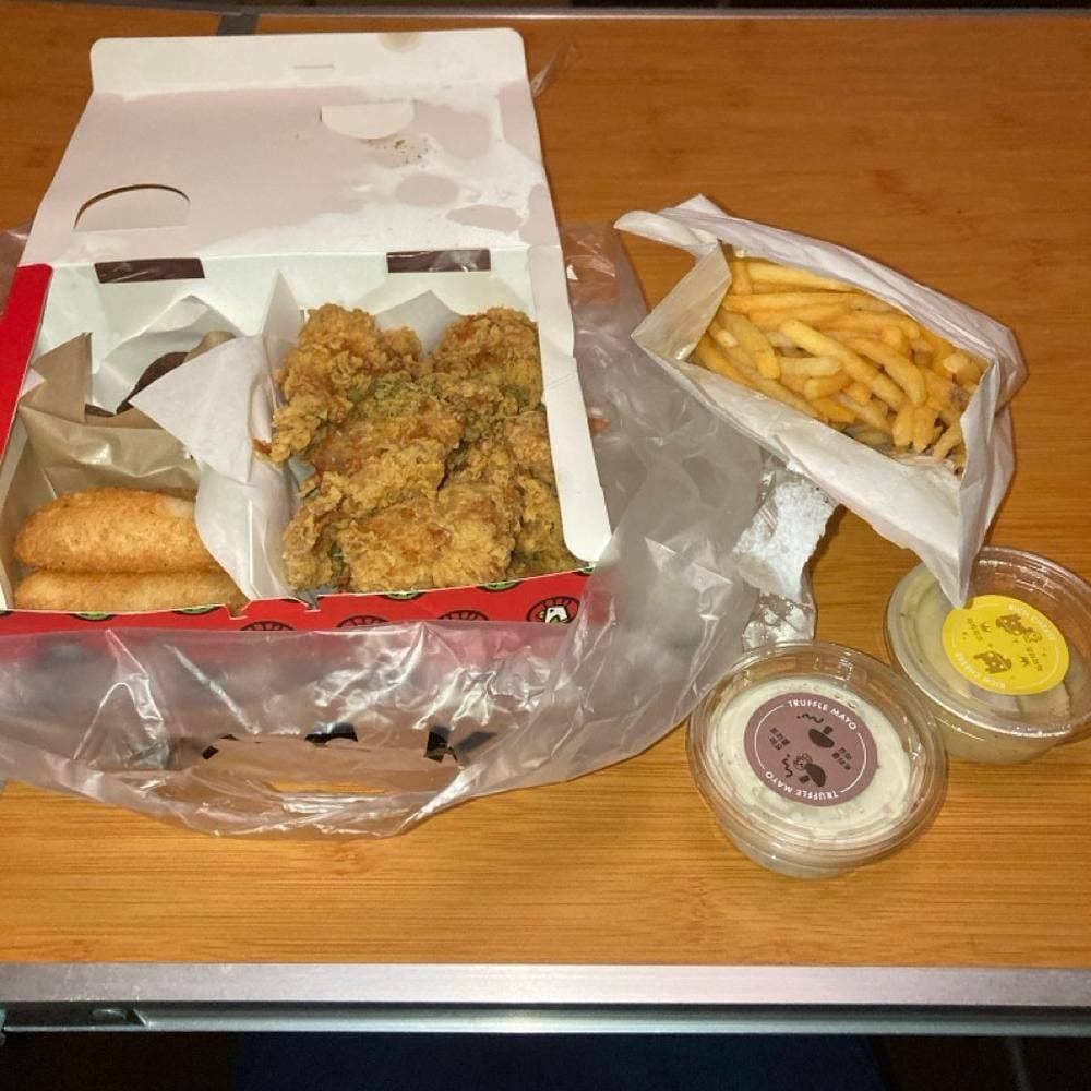 クリスピーチキンアンドトマト 西大島店
