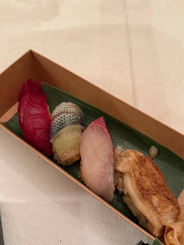 お持ち帰り鮨専門店 鮪と小肌と穴子とそれから - サブ画像3
