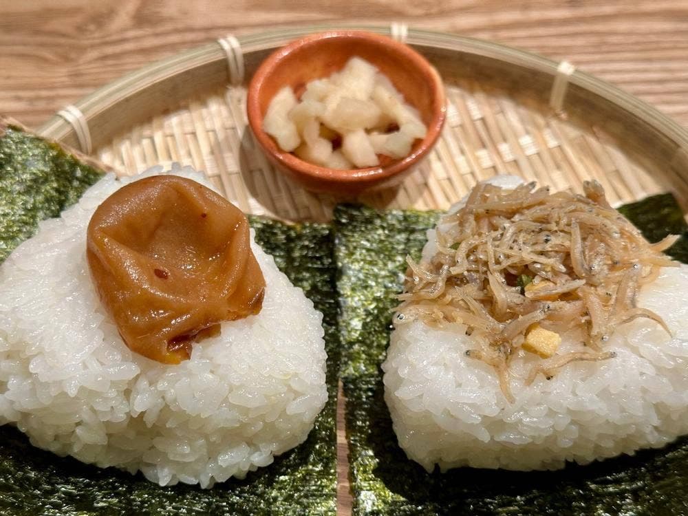 釜炊きおむすび うめぼし