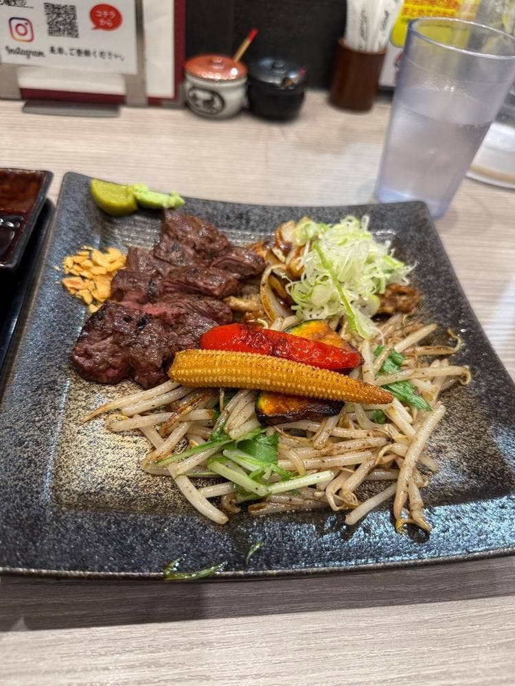 福井肉食堂 くるふ駅店