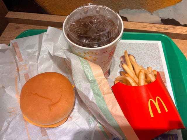 マクドナルド JR東京駅店 - サブ画像1