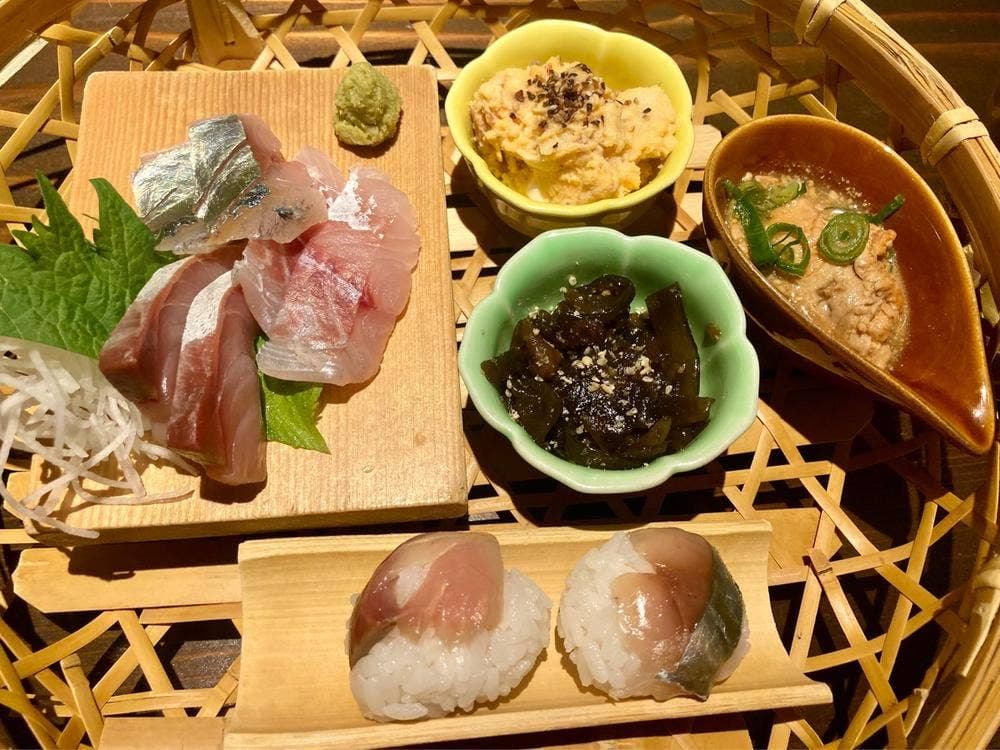 立ち呑み あたりや食堂 東通り店