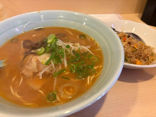 ラーメン しろ屋 - サブ画像1