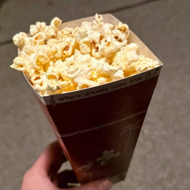 ポップコーンワゴン リバティ・ランディング・ダイナー前 - サブ画像2