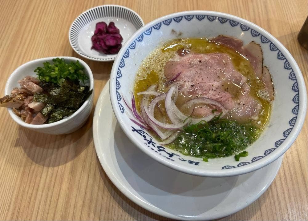 地鶏だし醤油・塩らーめん専門店 麺や よかやす