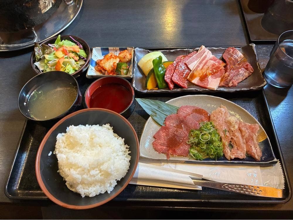 黒べこ屋 西中島店