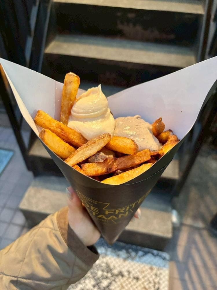 DE FRITES STAAN HARAJUKU