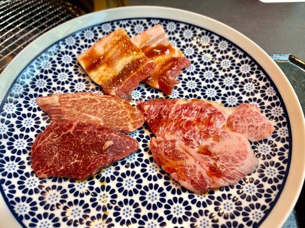 焼肉会席 ともじ
