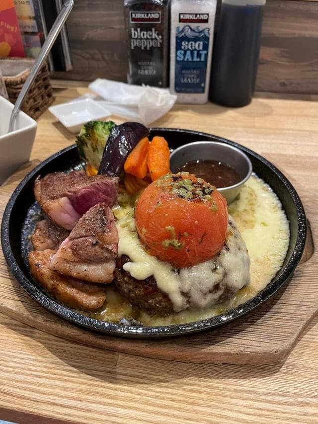 ステーキ&ハンバーグ ひげ 南6条店 - サブ画像1