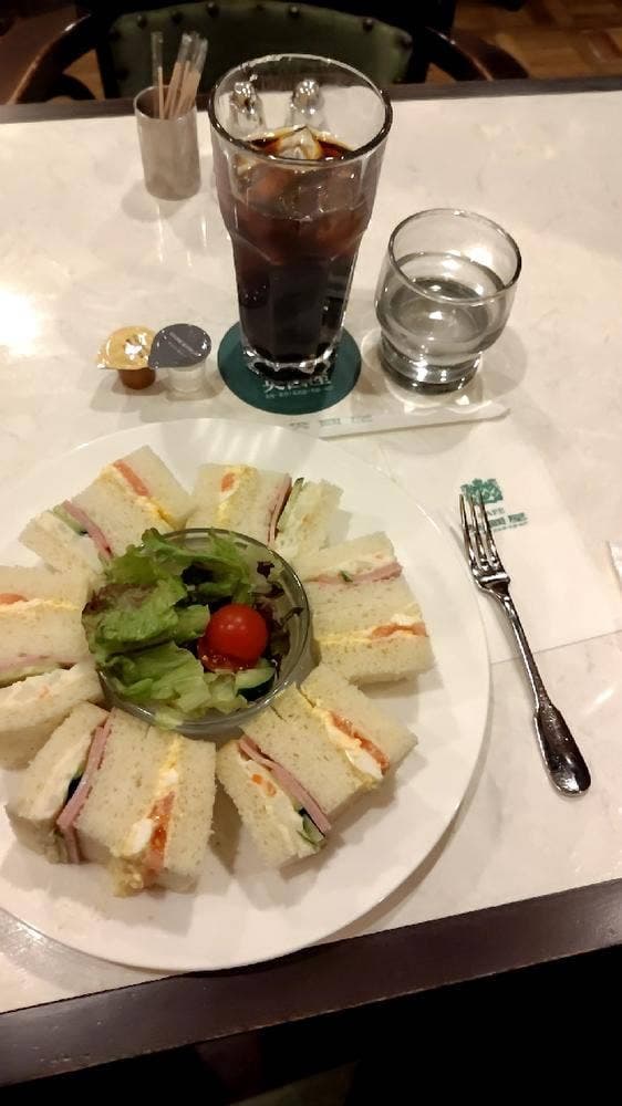 喫茶館 英國屋 三宮センター街 3丁目店