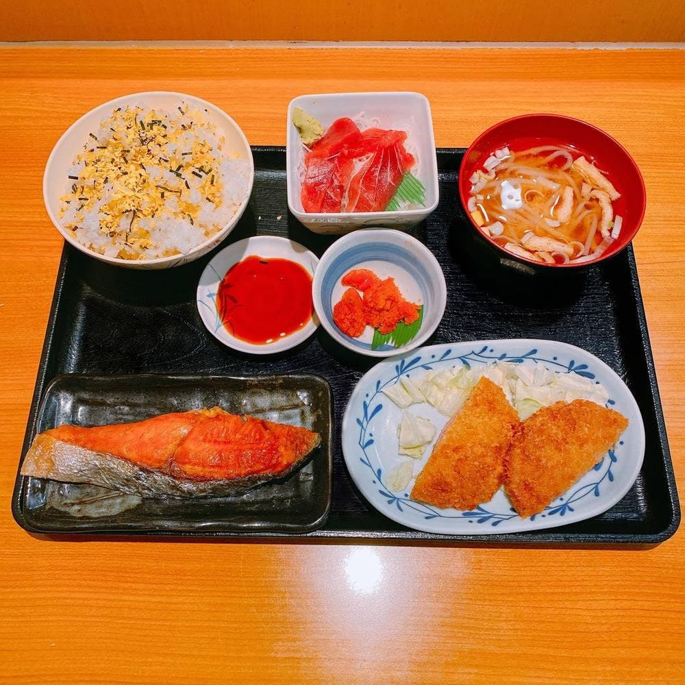 西新宿小町食堂