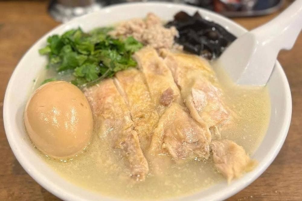 鶏白湯ラーメン 鳥ぶし
